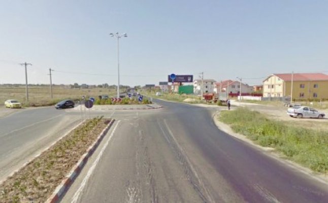 Trafic blocat la intrare în Ovidiu: un mal de pământ s-a surpat